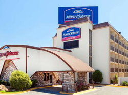 Howard Johnson by Wyndham Arlington Ballpark / Six Flags