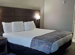 Days Inn & Suites by Wyndham Charleston Airport West