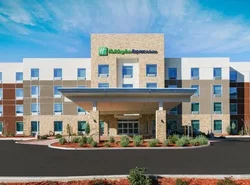 Holiday Inn Express & Suites Oakhurst-Yosemite Park Area, an IHG Hotel