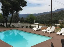 Mountain Trail Lodge and Vacation Rentals