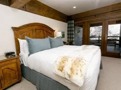 Deluxe King Room with Deck Hotel Room