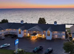 Baymont by Wyndham St. Ignace Lakefront