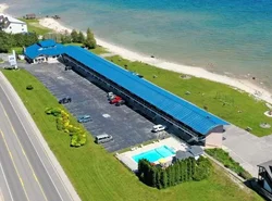 Days Inn & Suites by Wyndham St. Ignace Lakefront