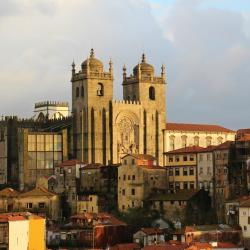 Porto Cathedral, Porto Accommodation Rooms