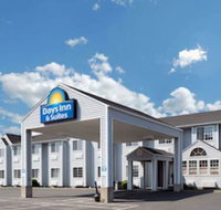 Days Inn  Suites by Wyndham Spokane Airport Airway Heights - Accommodation Rooms