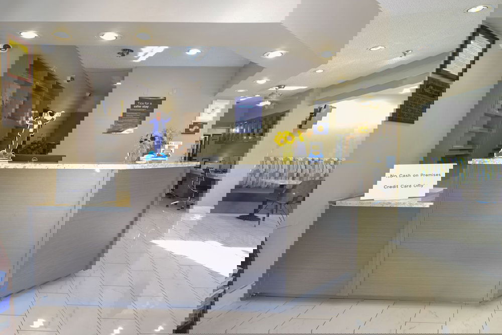 Days Inn & Suites By Wyndham Airport Albuquerque - thumb 6