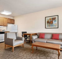 Hawthorn Suites by Wyndham Decatur - Accommodation Rooms
