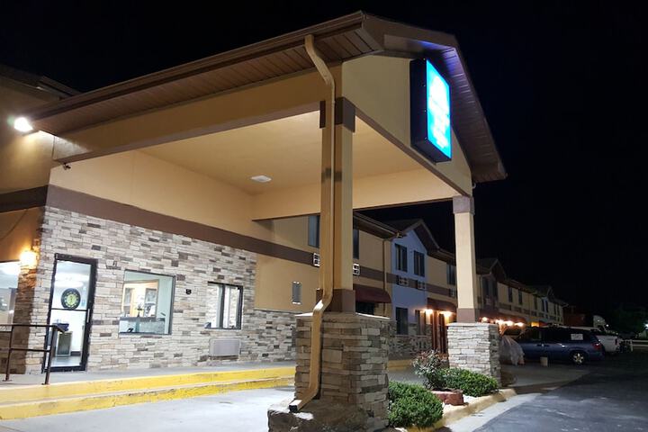 Americas Best Value Inn & Suites Harrisonville - thumb 3