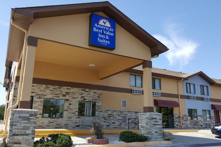 Americas Best Value Inn & Suites Harrisonville - thumb 1