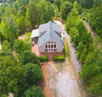 Heart of Wine Country 4 Bedroom Chalet - Accommodation Rooms