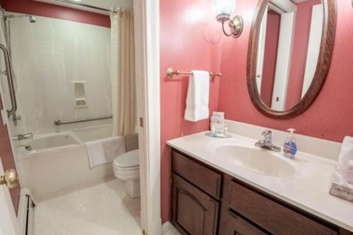 109 Water Street Inn - thumb 0