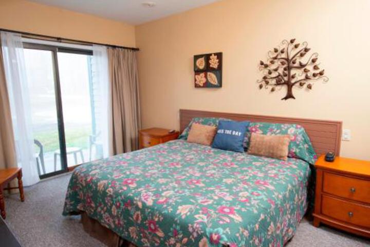 Ski In Ski Out 2 Br Condo With View Of Ski Lift! Condo - thumb 5