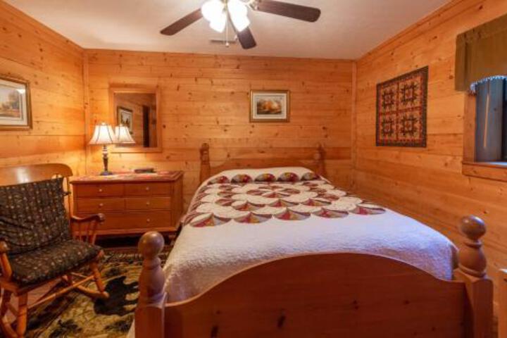 3 Bed 2 Bath Vacation Home In Bryson City - thumb 2