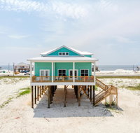Salty Seahorse -2822 Bienville - Accommodation Rooms