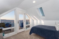 Amazing Sunsets at 3Br Home Over The Puget Sound Home