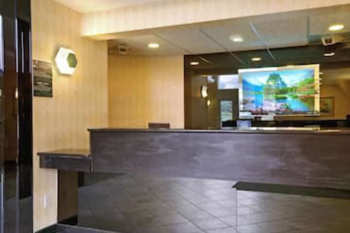 Ramada By Wyndham Parsippany - thumb 3