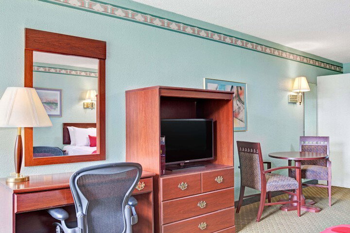 Ramada By Wyndham Parsippany - thumb 4