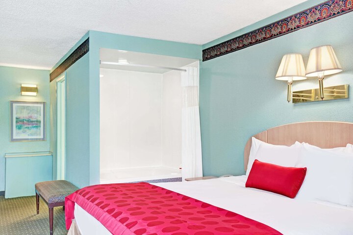 Ramada By Wyndham Parsippany - thumb 6