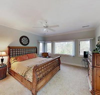 Serene Estate by the Marsh Bike to Beach home - Accommodation Rooms