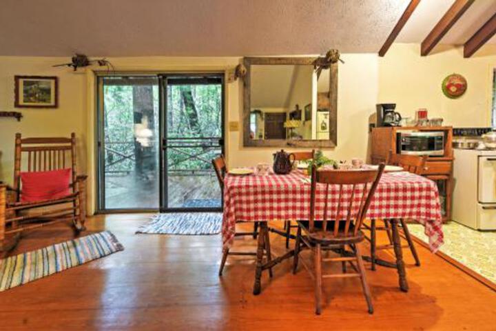 Serene Creekside Cottage Near Asheville W / Fire Pit - thumb 2