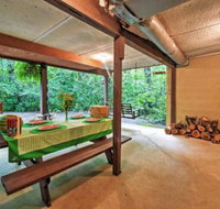 Serene Creekside Cottage Near Asheville w / Fire Pit - Accommodation Rooms
