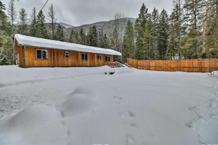 Rustic Cabin 11 Miles To Glacier National Park! - thumb 3