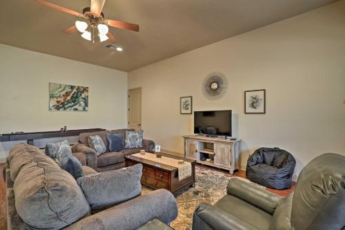 Home With Mountain Views Near Zion National Park! - thumb 1