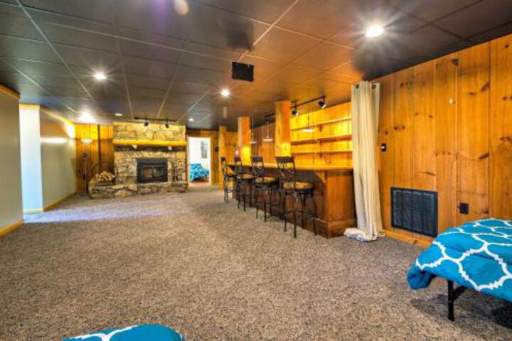 Upper Lodge Brevard Cabin On 80 Acres W / Pool! - thumb 1
