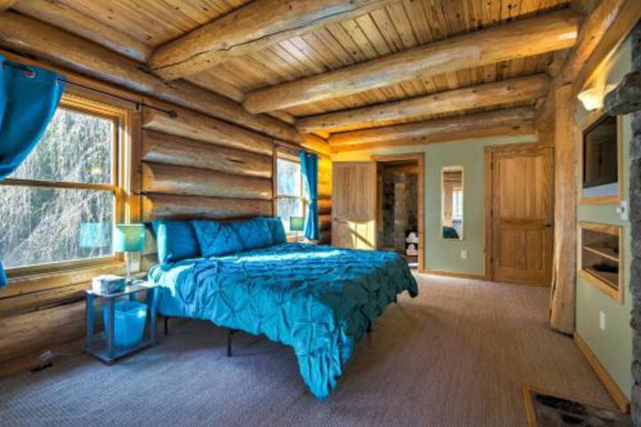 Upper Lodge Brevard Cabin On 80 Acres W / Pool! - thumb 0