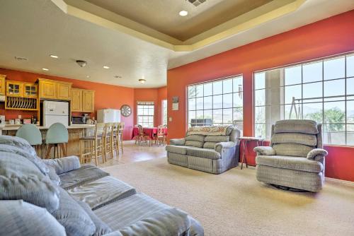 NEW! Cozy Home W / Patio 30 Mins To Zion Nat. Park! - thumb 5