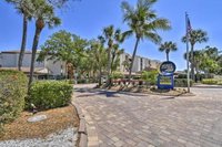 Siesta Key Condo w / Balcony Walk to Beach  Bay