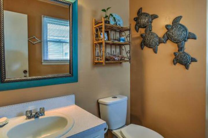 Nautical Oceanfront Beach House In Oak Island! - thumb 0