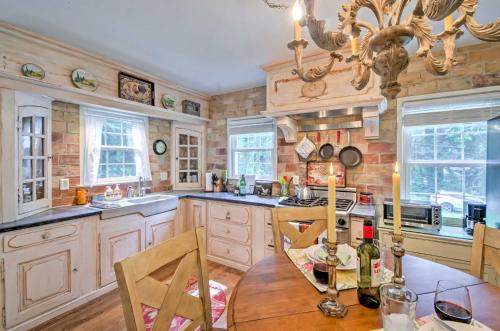 Le Canard Cottage With Porch 10 Mi To Asheville! - thumb 1