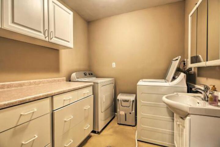 Breezy Point Home W / Deck 150 Feet To Lakefront! - thumb 1