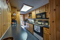 Quaint Gretna Getaway Cottage w / Screened Porch