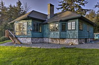 Forested Gold Beach House w / Panoramic Ocean Views