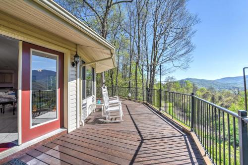 Charming Burnsville Apartment With Stunning Views! - thumb 0