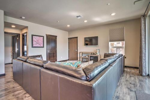 Modern Manson Condo With Pool & Lake Chelan Views! - thumb 2