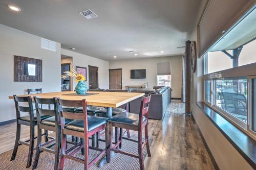Modern Manson Condo With Pool & Lake Chelan Views! - thumb 5