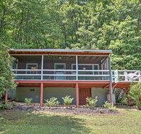 The Red Loft Candler Cottage 18 Mi to Asheville - Accommodation Rooms