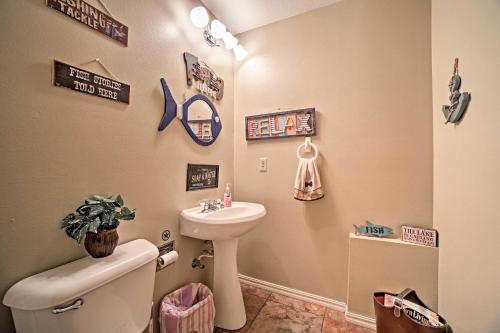 Huge Beaver Lake House W / Private Dock & Fire Pit! - thumb 2