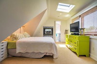 Romantic Shelter Island Cottage w / 2 Pools  a Pond