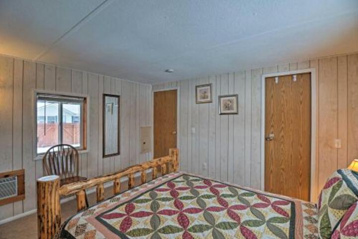 Columbia Falls Cottage W / Deck & Grill! - thumb 1