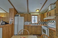 Columbia Falls Cottage w / Deck  Grill