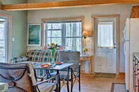 Serene Robbinsville Cabin w / Screened Porch  Grill