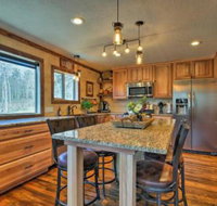 Remodeled Conifer Cabin w / Deck  Mountain Views - Accommodation Rooms