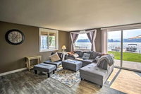 Yelm House w / Lakefront Deck Fire Pit  Pvt Dock