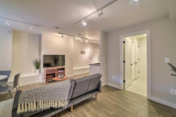 DC Apt: Walk To Metro Station & Convention Center! - thumb 6