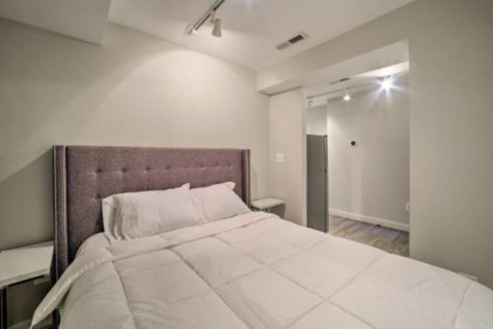 DC Apt: Walk To Metro Station & Convention Center! - thumb 2