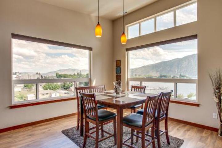 Bright Manson Condo W / Pool & Lake Chelan Views! - thumb 6
